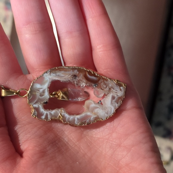 Hanging Geode Necklace - Picture 2 of 3